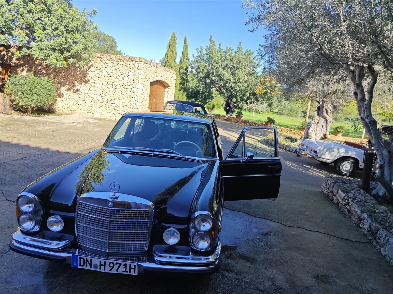 Mercedes 300 SEL photo 13