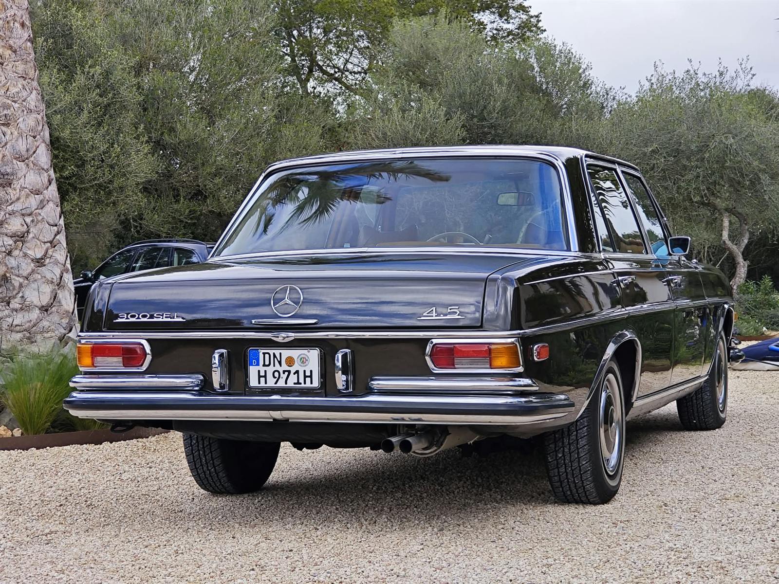 Mercedes 300 SEL photo 16